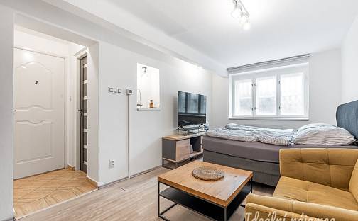 Pronájem bytu 1+kk 24 m², Za Strahovem, Praha 6 - Břevnov