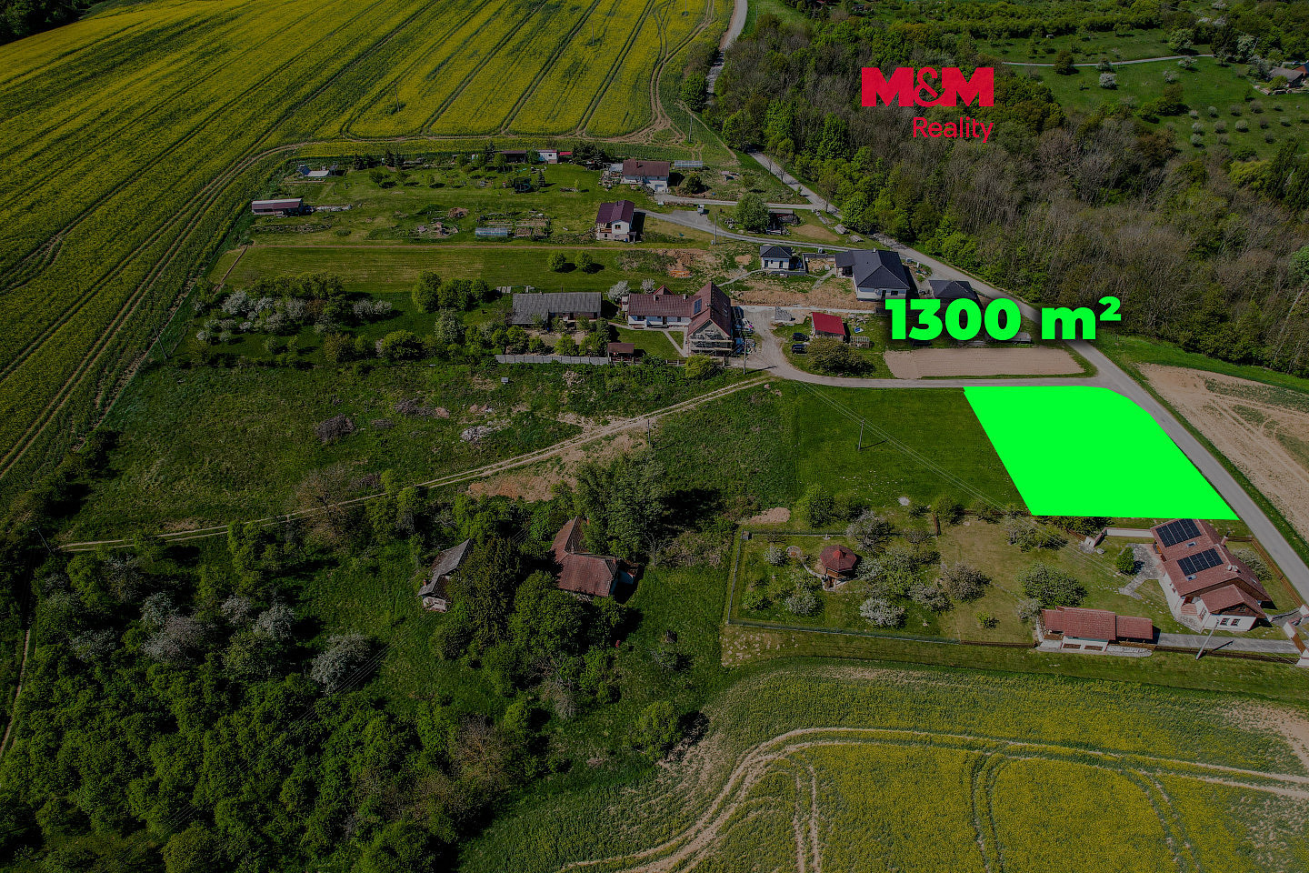 Prodej stavebního pozemku 1 300 m²