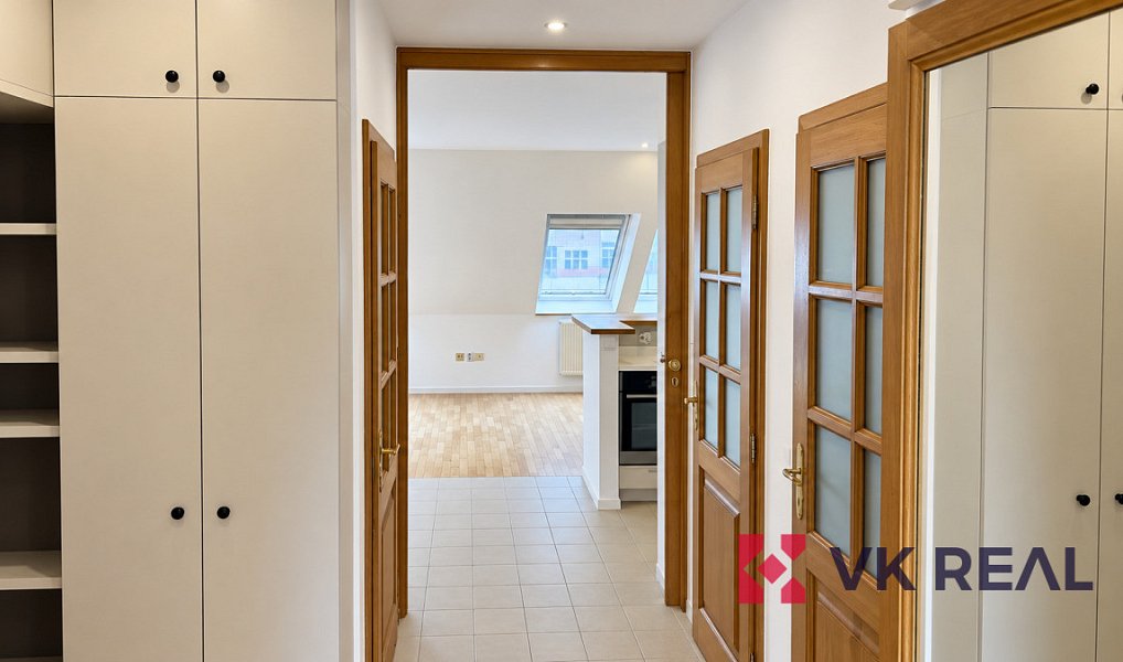 Pronájem bytu 2+kk 61 m², Praha – náhled fotky 5