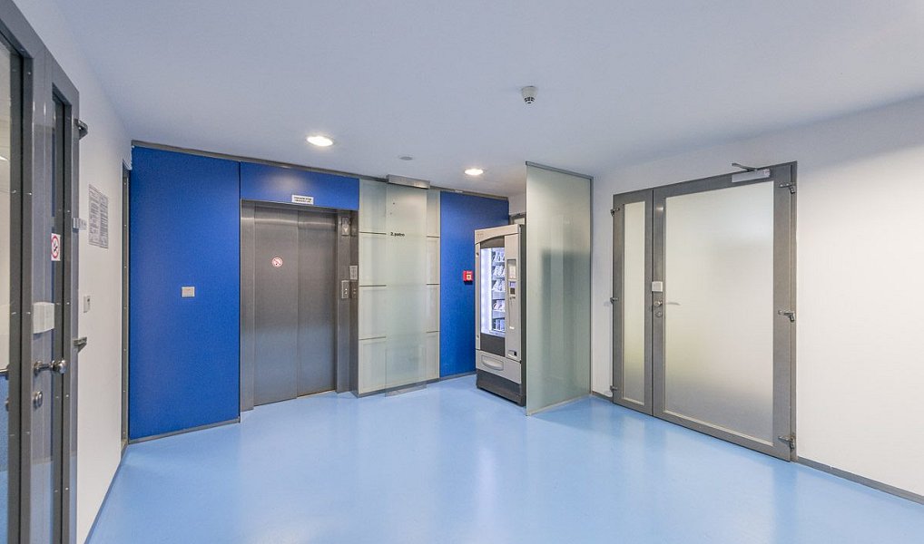 Pronájem kanceláře 883 m², Praha – náhled fotky 9
