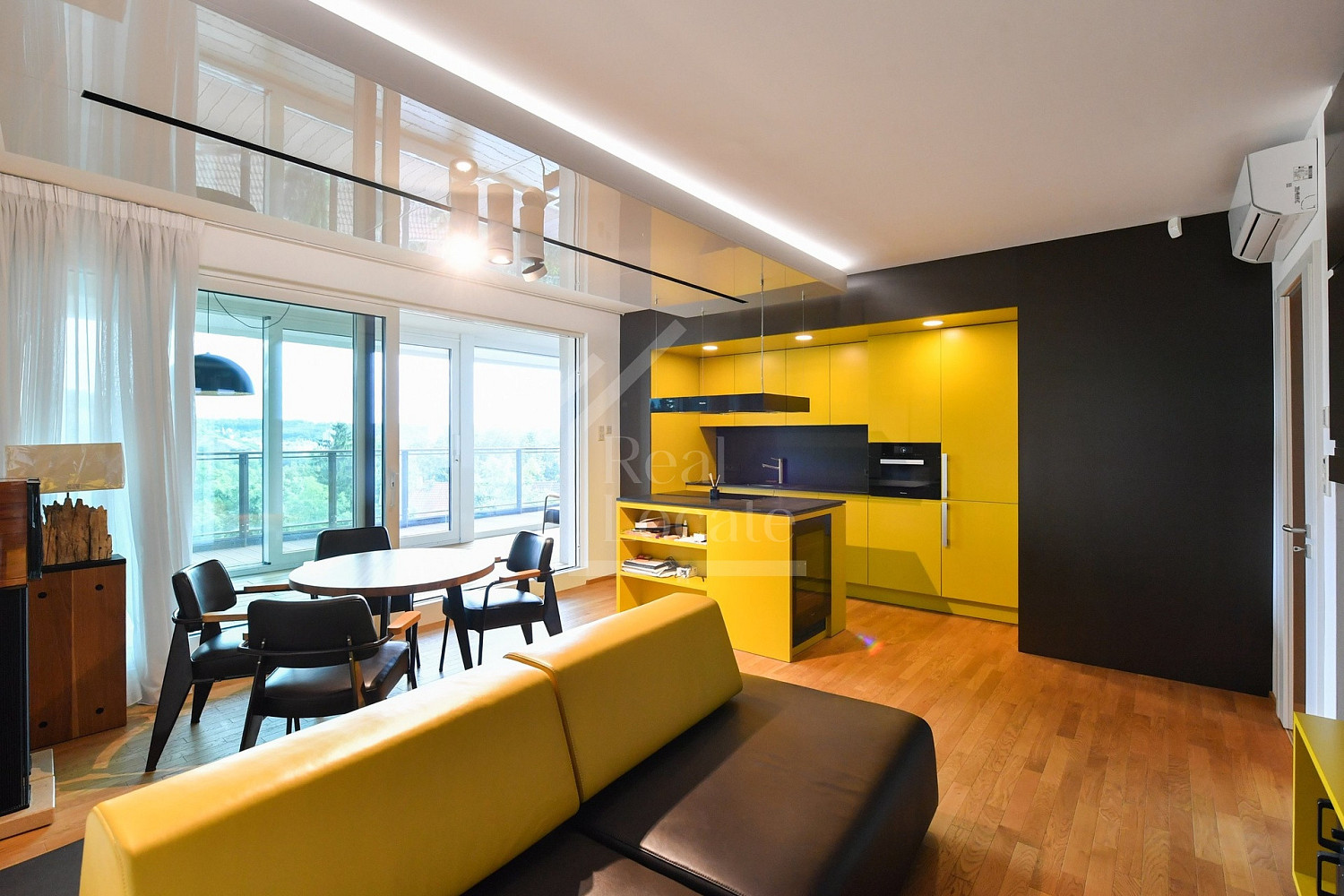 Prodej bytu 4+kk 111 m² – fotografie 2