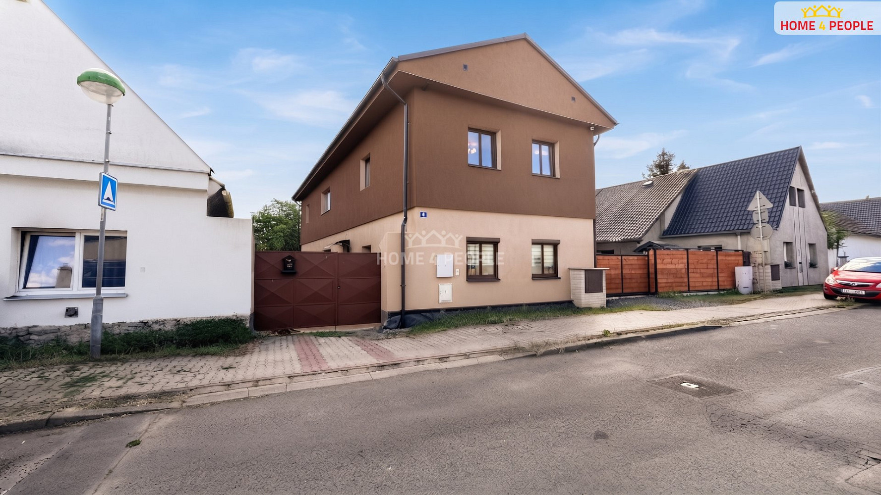 Prodej domu 224 m² s pozemkem 745 m² – fotografie 2