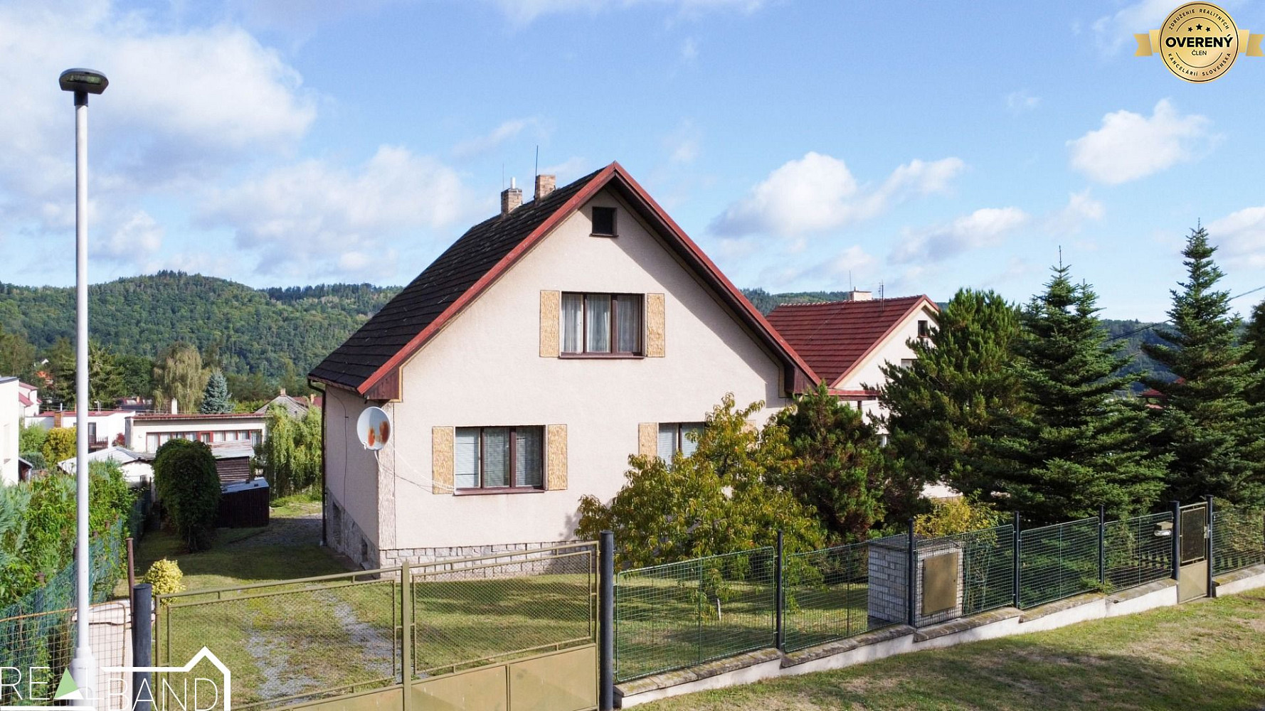 Prodej domu 270 m² s pozemkem 661 m²