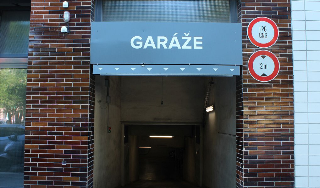 Pronájem garáže, 12 m², Holešovice, Praha 7, Praha