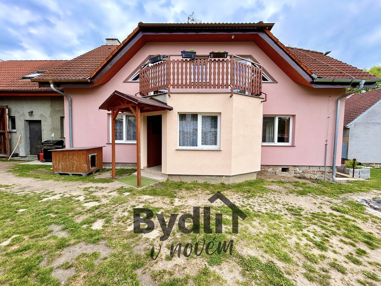 Prodej domu 212 m² s pozemkem 650 m² – fotografie 2