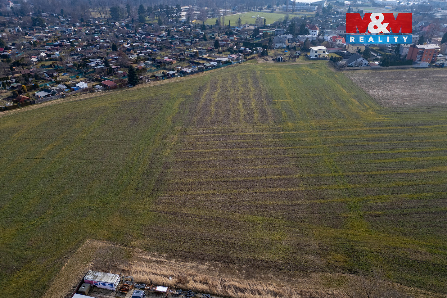 Prodej stavebního pozemku 9 449 m² – další