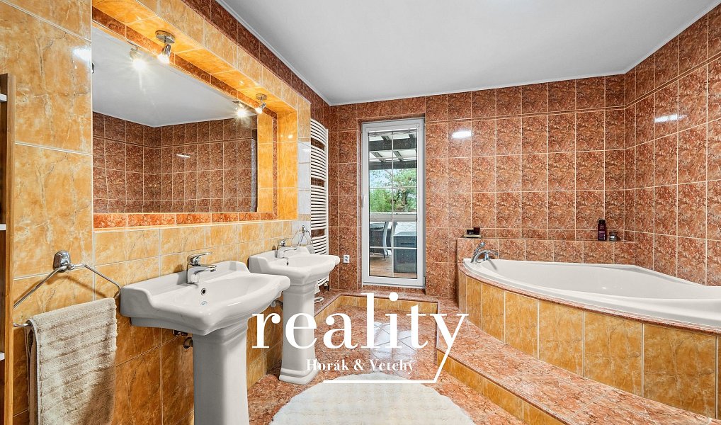 Prodej domu 292 m² s pozemkem 744 m², Práče – náhled fotky 14