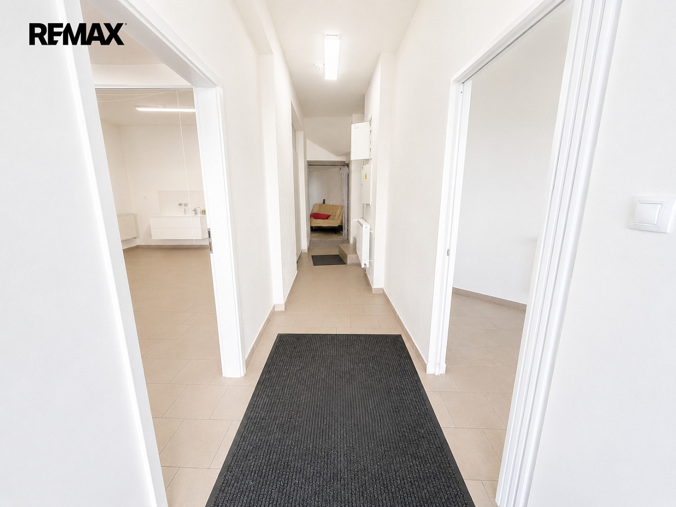 Pronájem komerčního objektu (jiného typu) 47 m² – další