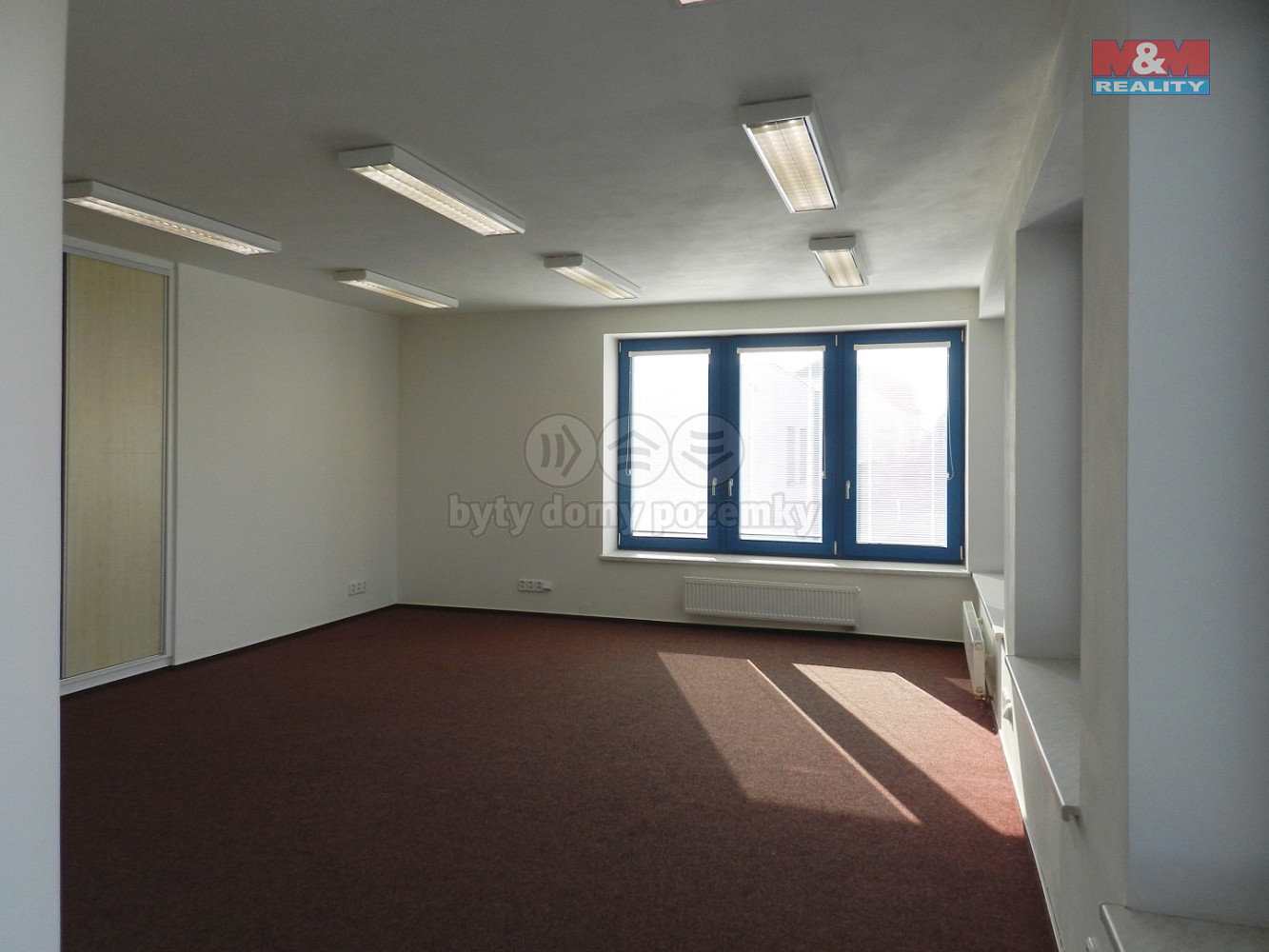 Pronájem kanceláře 54 m² — photo 2