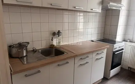 Pronájem bytu 5+kk 15 m², Zenklova, Praha 8 - Kobylisy