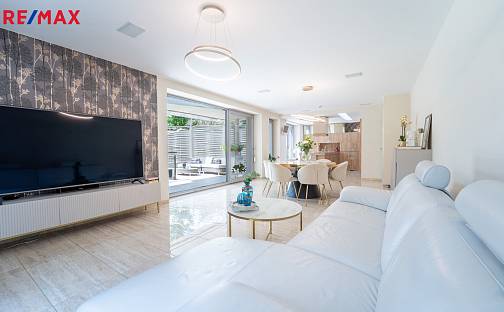 Prodej domu 197 m² s pozemkem 960 m², Pobřežní, Chrudim - Chrudim IV