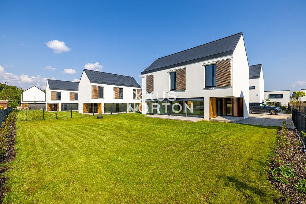 Prodej domu 145 m² s pozemkem 414 m² – fotografie 2