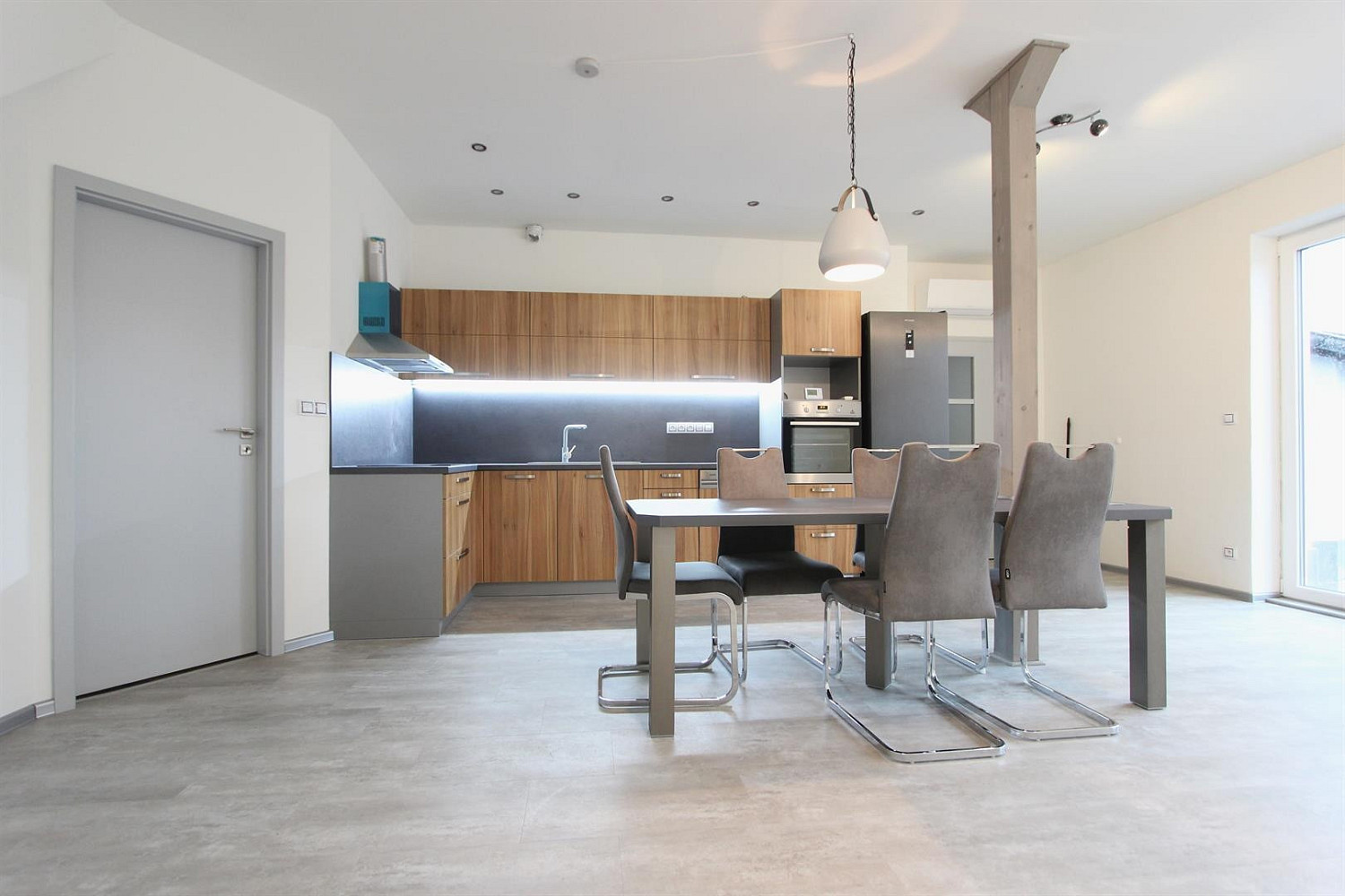 Pronájem bytu 4+kk 112 m²