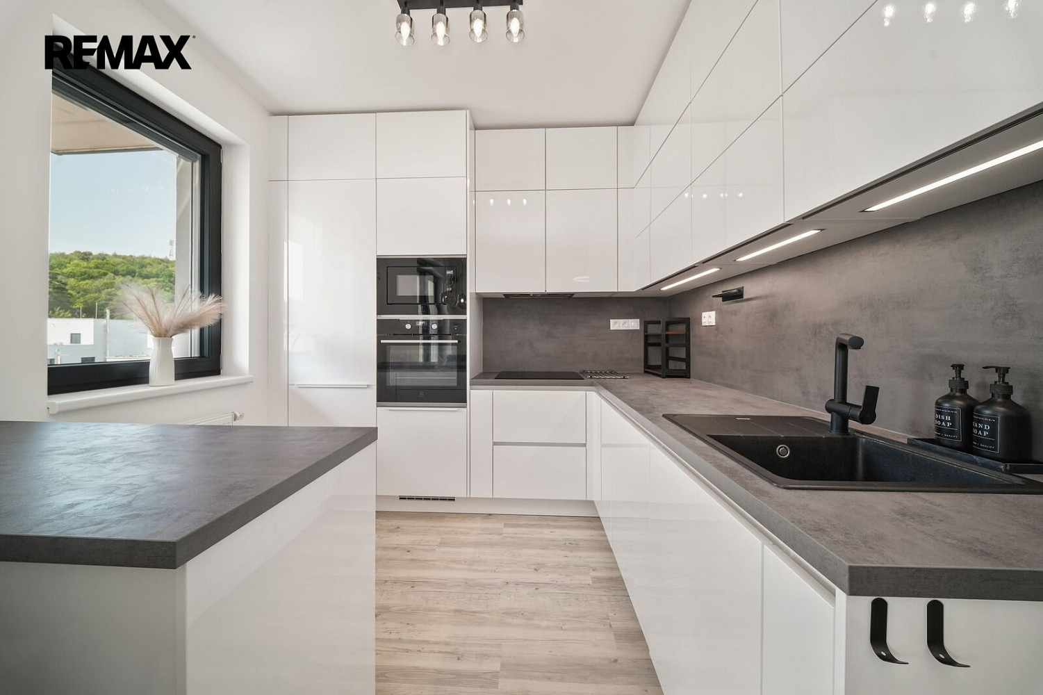 Prodej bytu 3+kk 67 m² – fotografie 3
