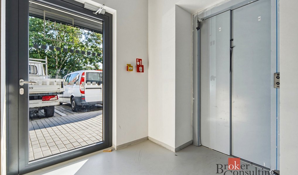 Pronájem bytu 1+kk 32 m², Hradec Králové – náhled fotky 12