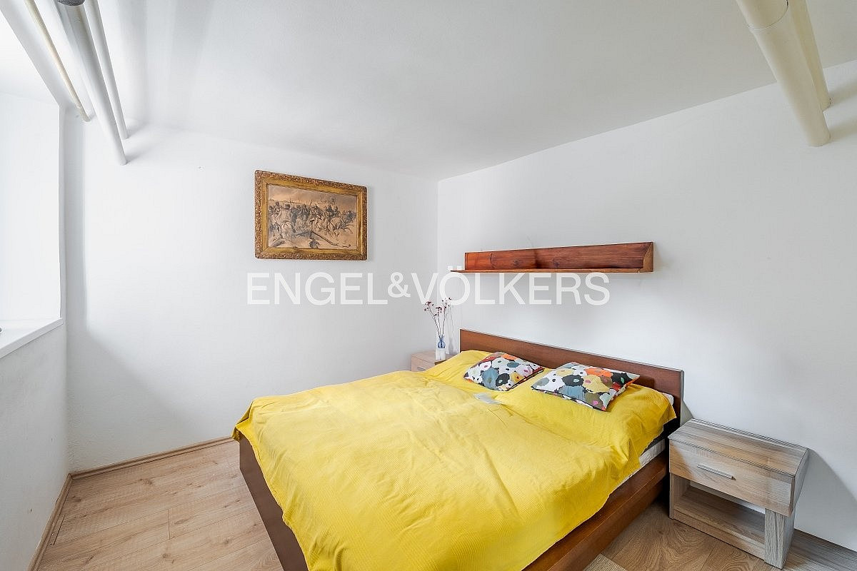 Pronájem kanceláře 73 m² – fotografie 3