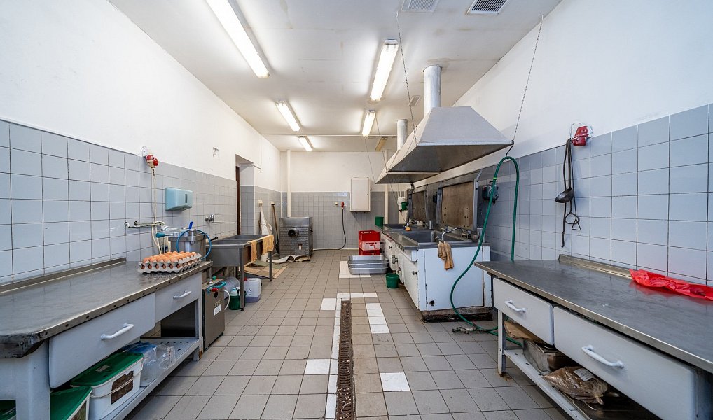 Prodej výrobních prostor 1 082 m², Bohumín – náhled fotky 9