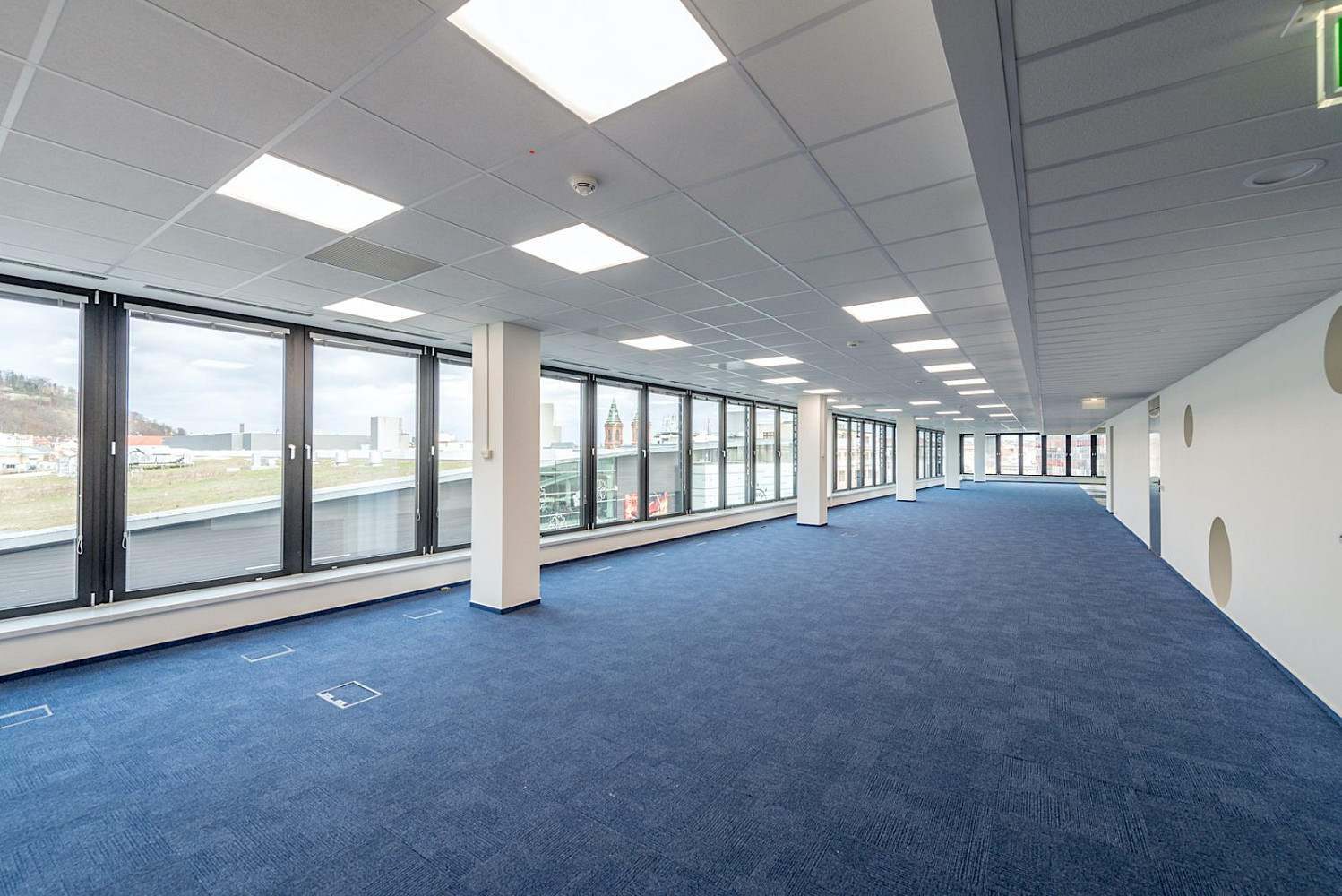Pronájem kanceláře 1 135 m² – fotografie 3