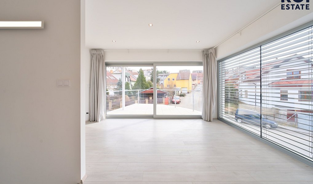Prodej domu 140 m² s pozemkem 133 m², Rosice – náhled fotky 2