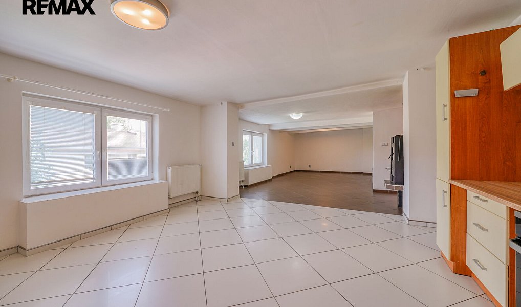 Prodej domu 323 m² s pozemkem 1 638 m², Bochov – náhled fotky 15