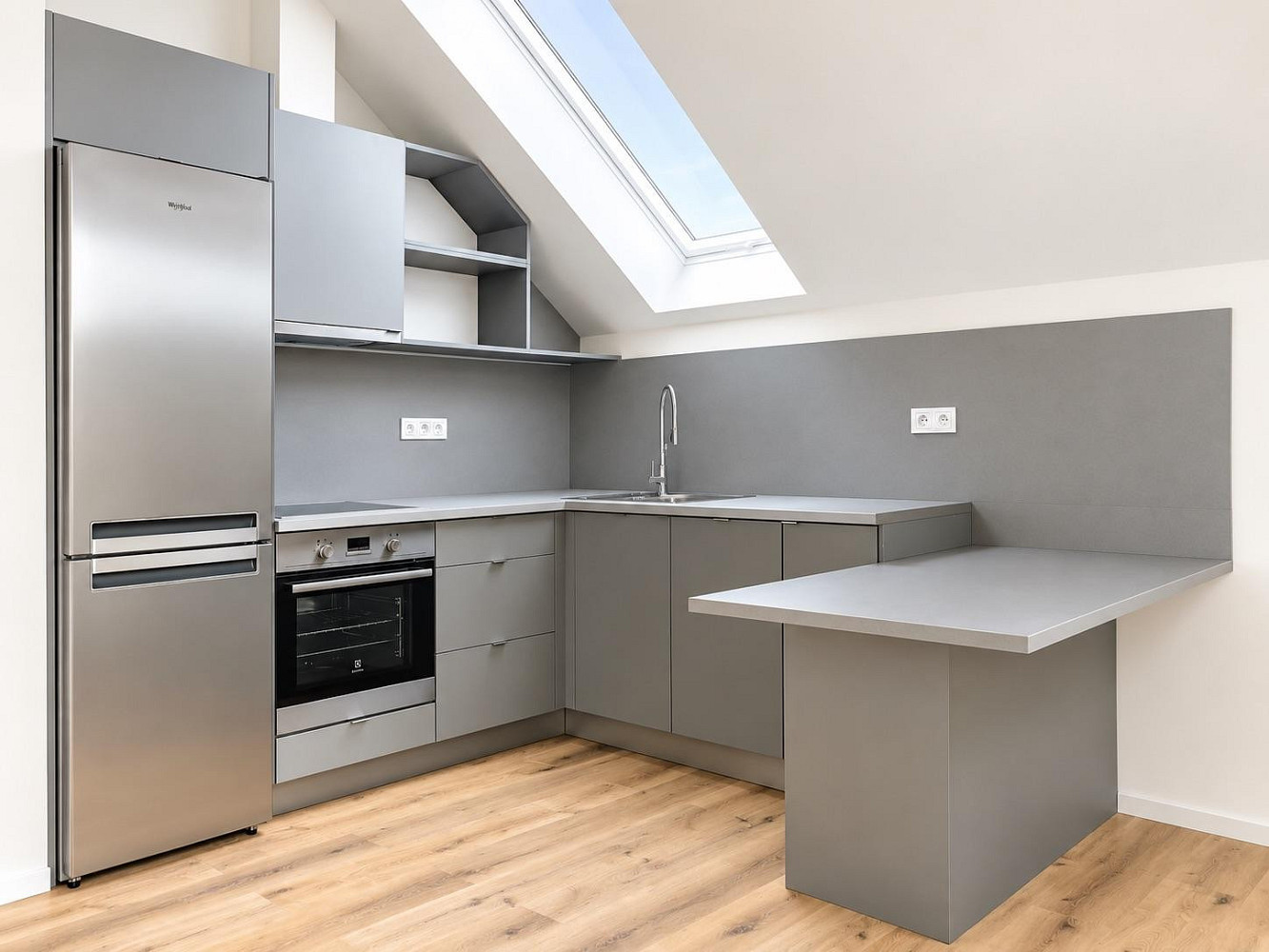 Pronájem bytu 2+kk 41 m² – fotografie 2