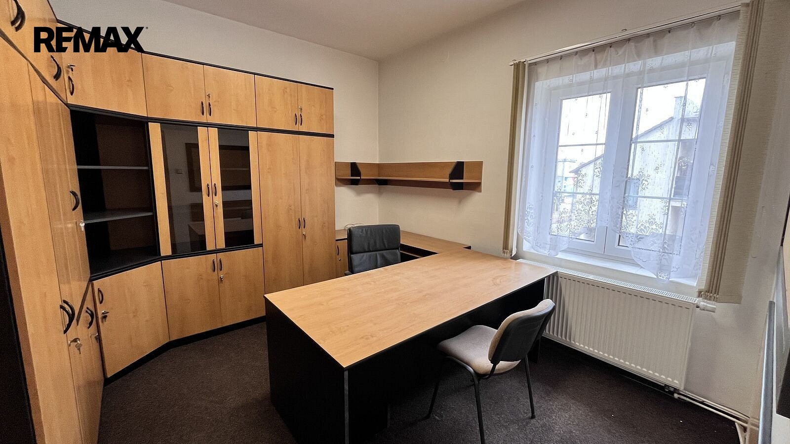 Pronájem kanceláře 70 m² – fotografie 3