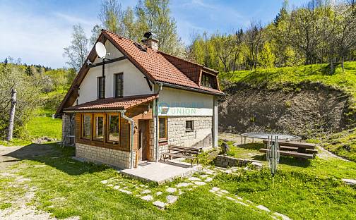 Prodej domu 130 m² s pozemkem 21 278 m², Prostřední Bečva, okres Vsetín