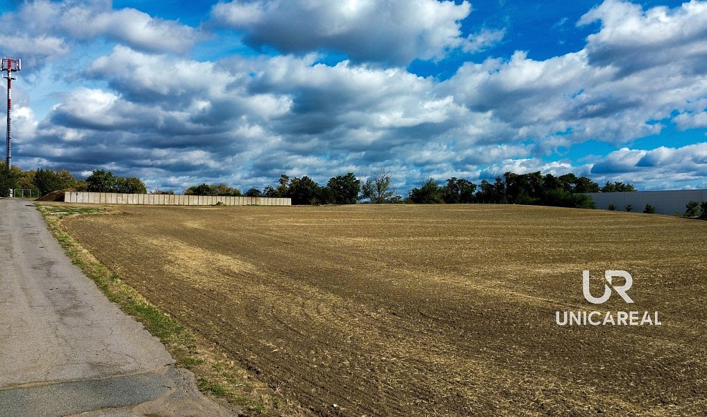 Prodej komerčního pozemku 1 755 m², Nebovidy – náhled fotky 2