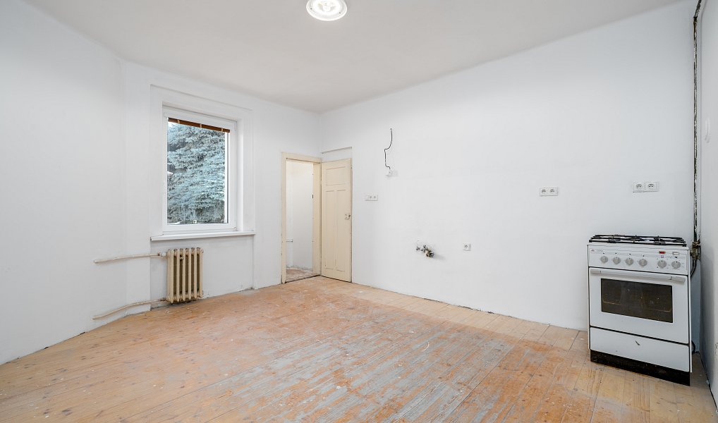 Prodej domu 150 m² s pozemkem 100 m², Trmice – náhled fotky 4