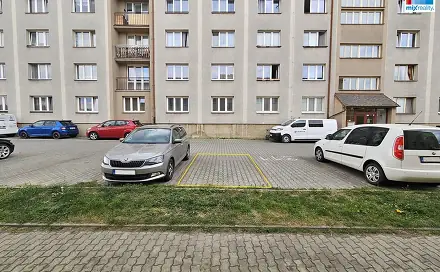 Pronájem parkovacího stání v Plzni- Slovany, Částkova, Plzeň - Lobzy