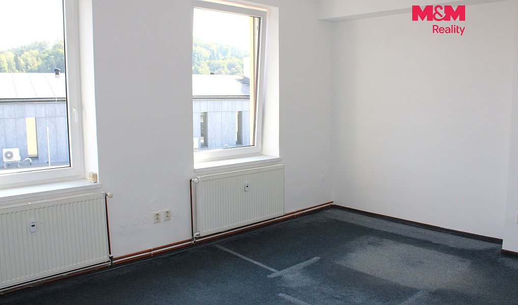 Pronájem kanceláře 19 m², Nová Paka – náhled fotky 3