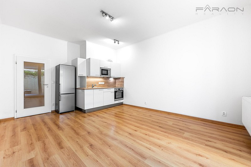 Pronájem bytu 1+kk 37 m²