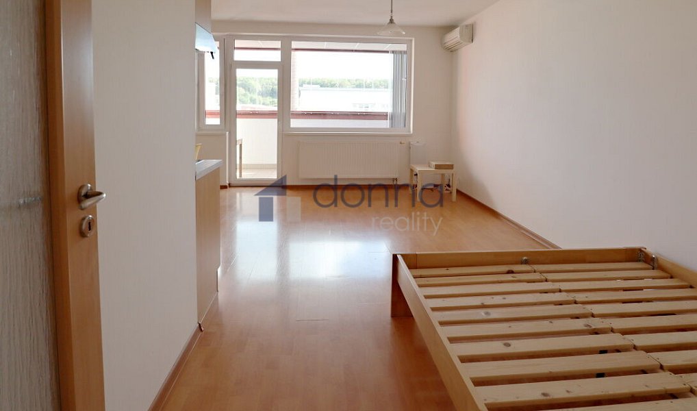 Prodej bytu 1+kk 36 m², Praha – náhled fotky 3
