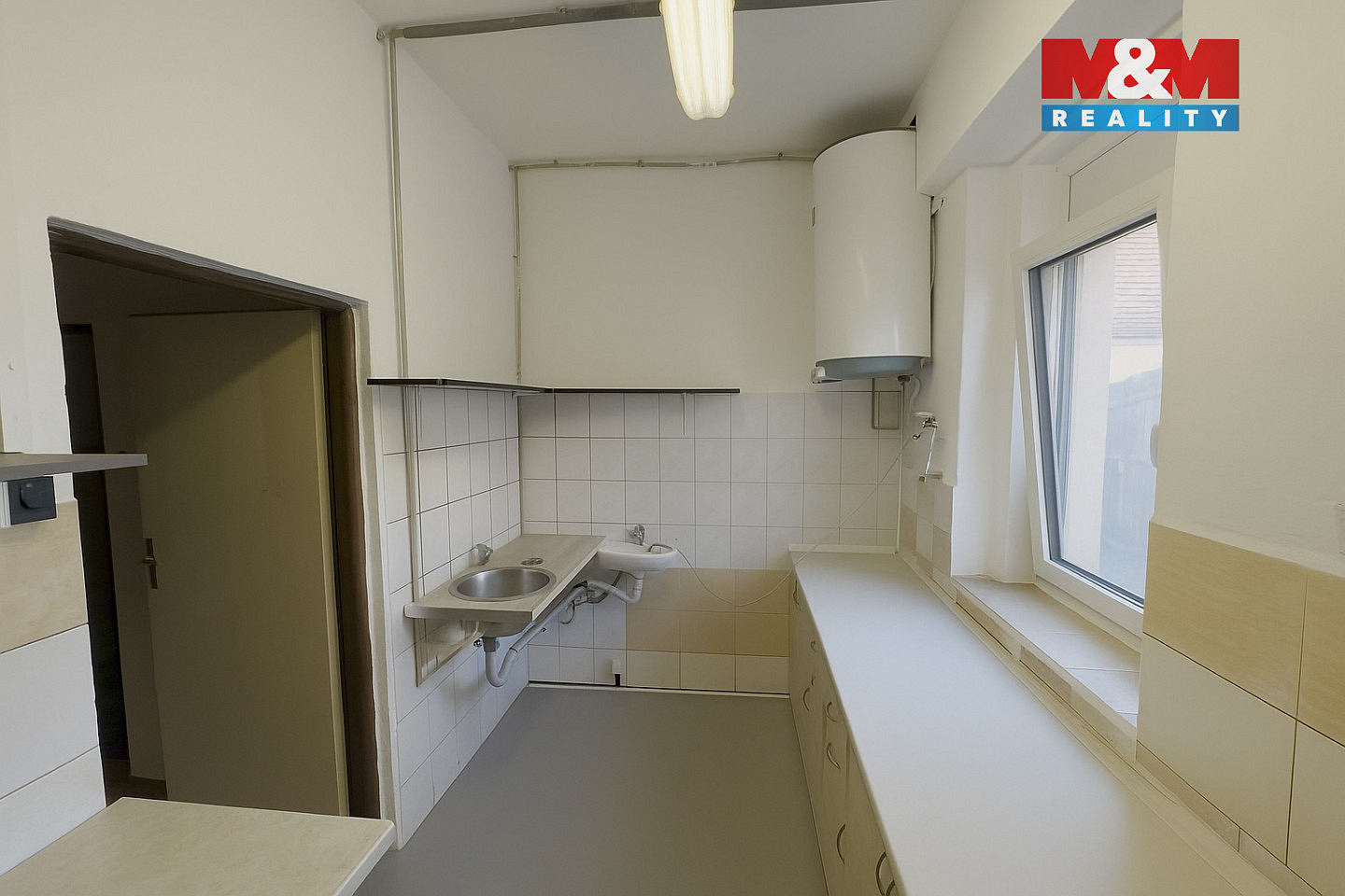 Pronájem skladovacích prostor 220 m²
