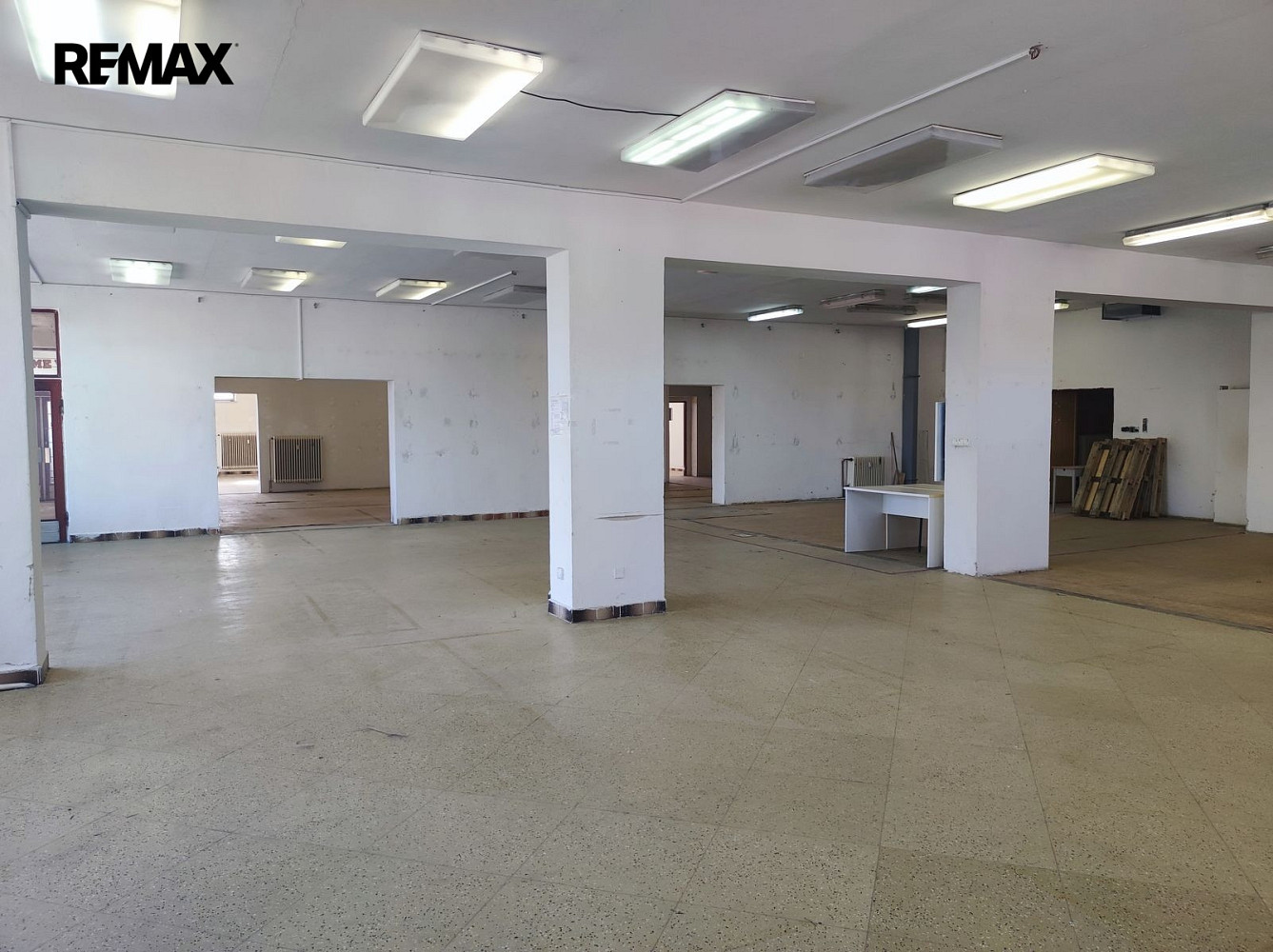 Pronájem skladovacích prostor 556 m² – fotografie 2