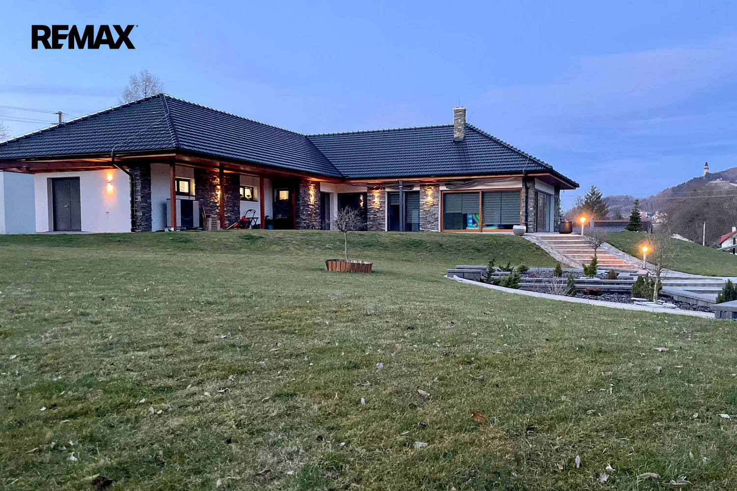 Prodej domu 255 m² s pozemkem 1 650 m²