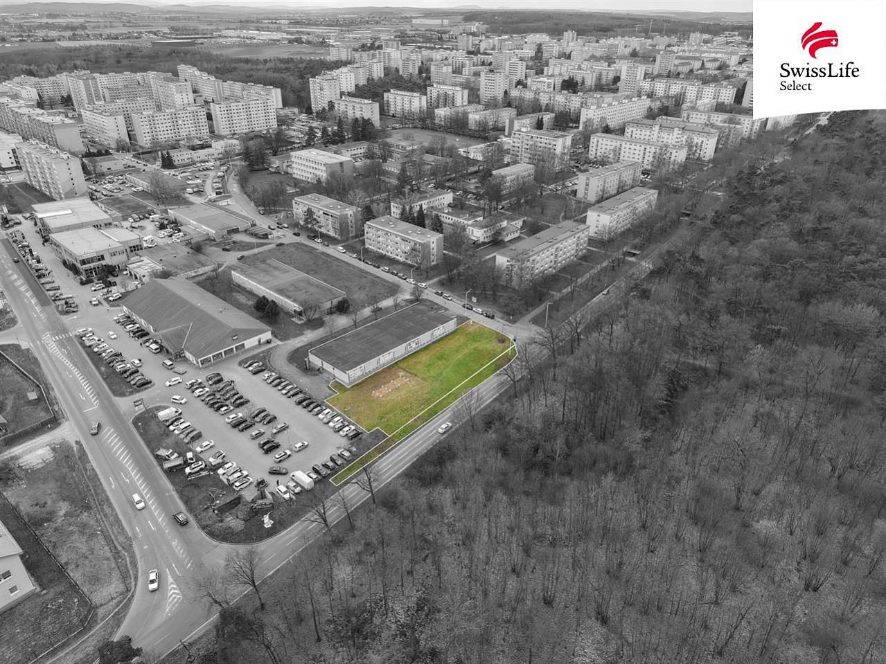 Prodej komerčního pozemku 1 851 m²