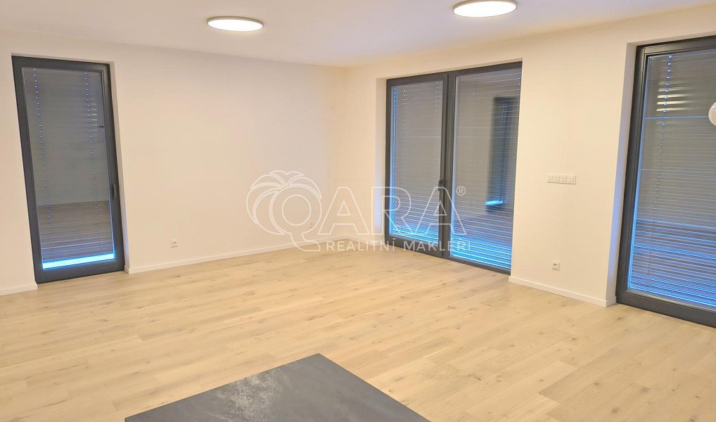 Pronájem bytu 4+kk 106 m², Vysoký Újezd – náhled fotky 21