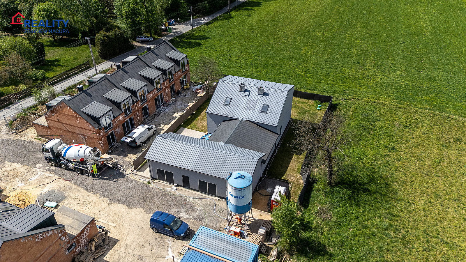Prodej domu 270 m² s pozemkem 624 m² – fotografie 3