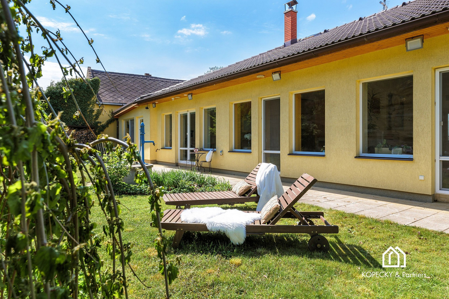 Prodej domu 164 m² s pozemkem 612 m² – fotografie 2