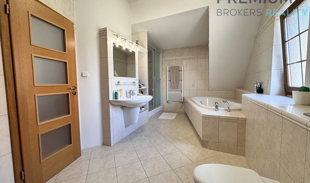 Pronájem domu 150 m² s pozemkem 135 m², Žatec – náhled fotky 4