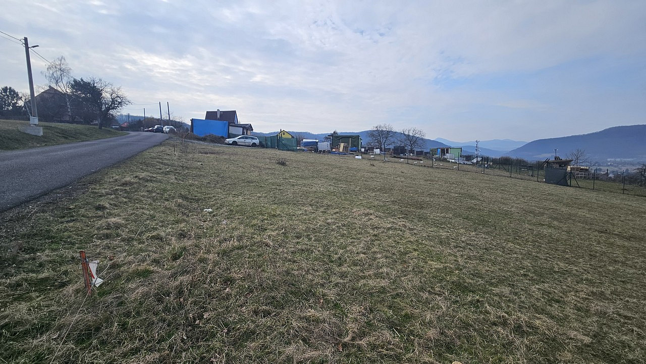 Prodej stavebního pozemku 5 240 m² – pohled 3