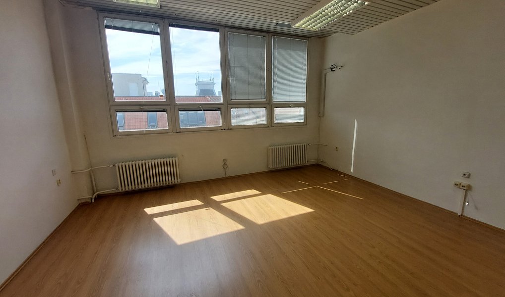 Pronájem kanceláře 30 m², Hodonín – náhled fotky 3
