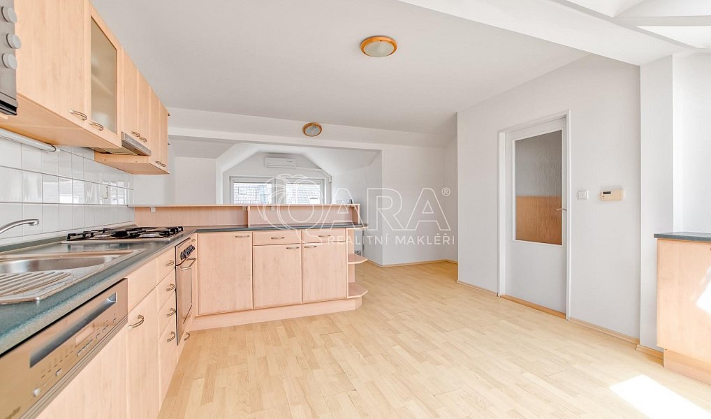 Prodej domu 150 m² s pozemkem 293 m², Nový Jičín – náhled fotky 27