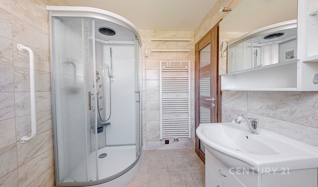 Pronájem bytu 4+kk 97 m², Úvaly – náhled fotky 11