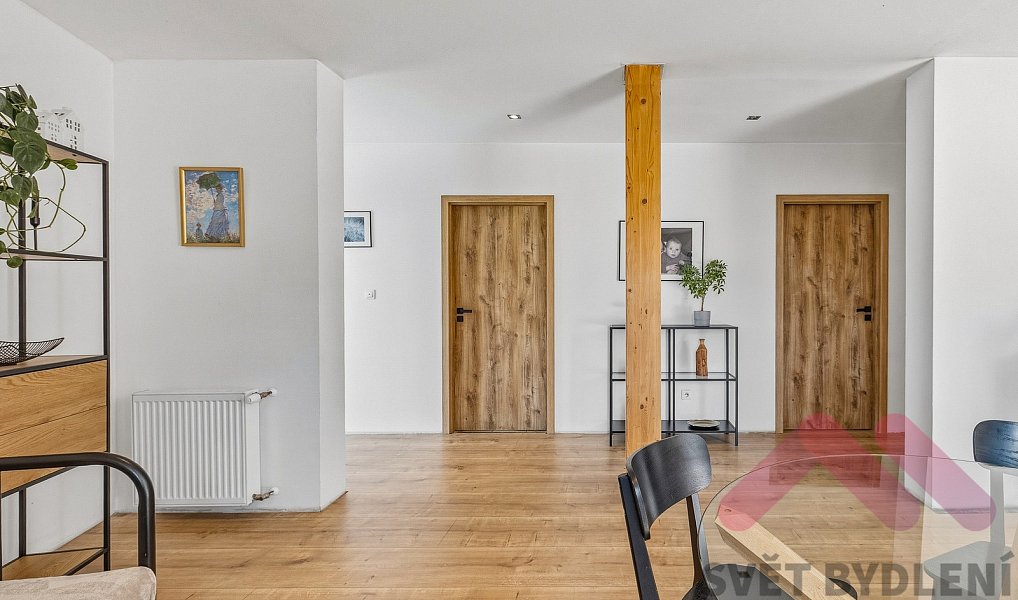 Prodej domu 300 m² s pozemkem 1 066 m², Tehov – náhled fotky 17