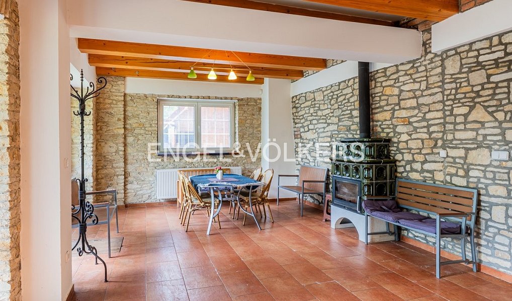 Pronájem domu 242 m² s pozemkem 574 m², Běloky – náhled fotky 2