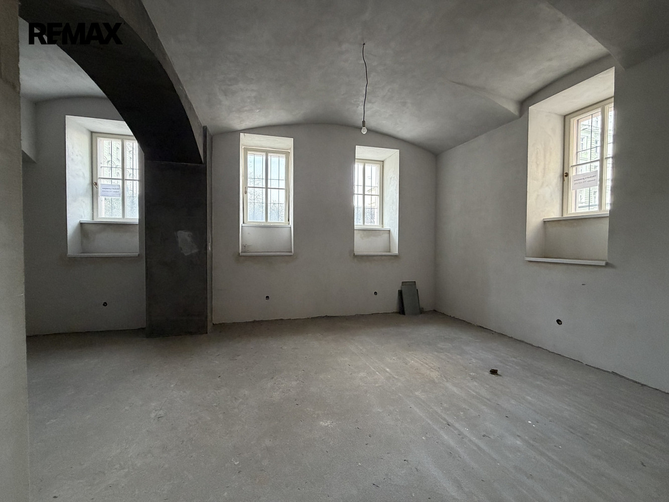 Pronájem obchodních prostor 89 m² — photo 3