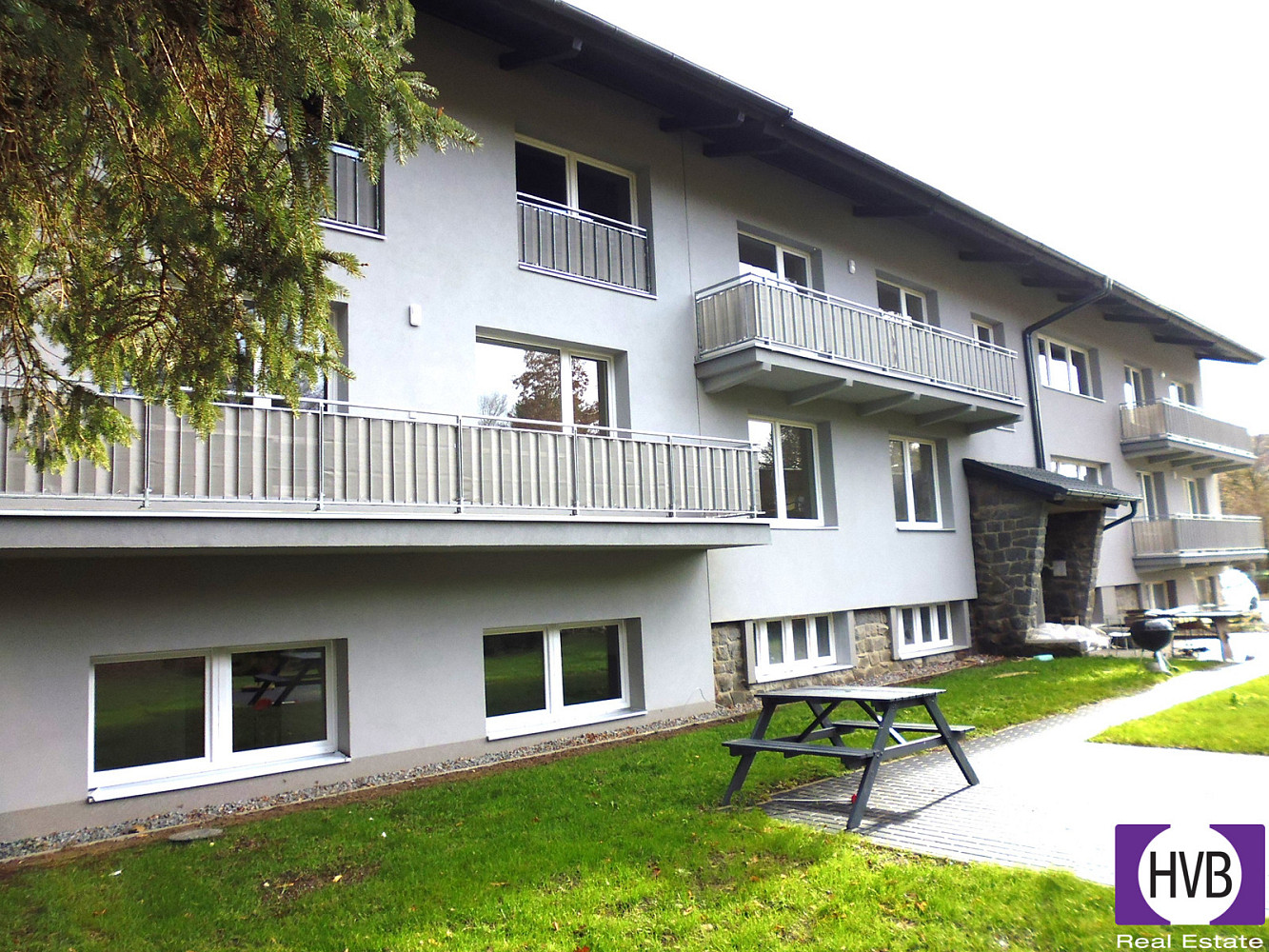 Prodej bytu 1+kk 27 m² — photo 2