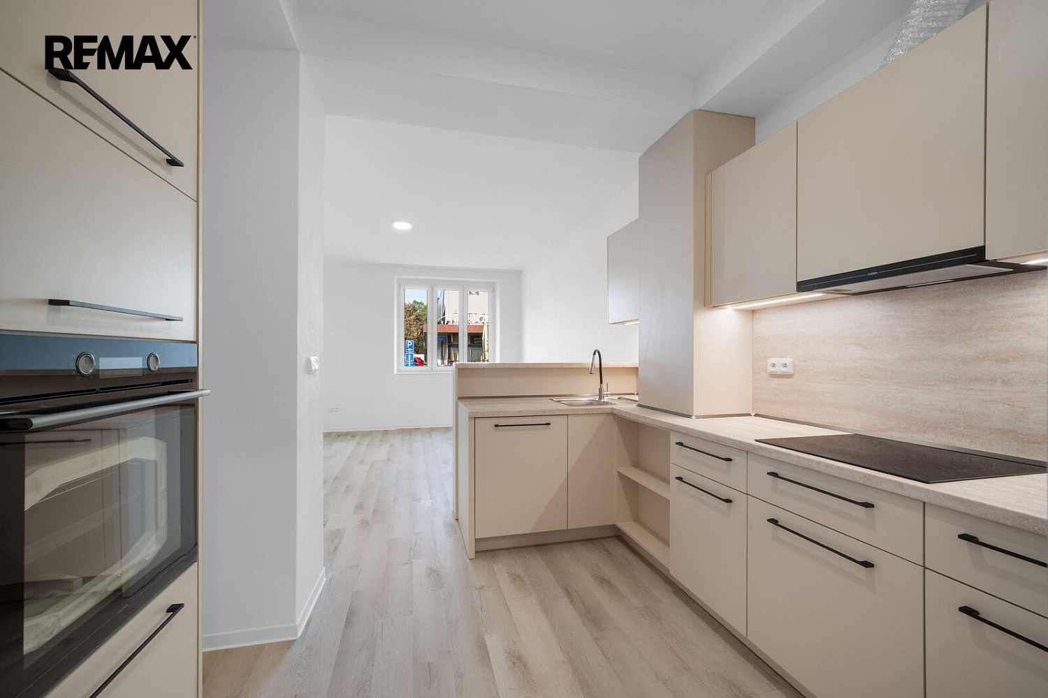 Pronájem bytu 2+kk 56 m² – fotografie 4